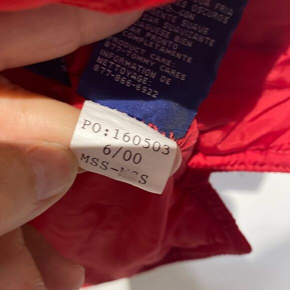 Vintage Tommy Jeans Women's Red Satin Collared Full Zip Puffer Vest Medium - Picture 9 of 11